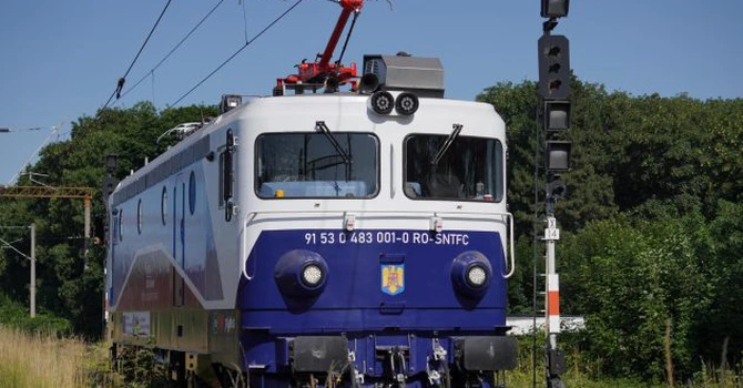 VIDEO Prima locomotivă electrică a CFR Călători, modernizată la Brașov prin PNRR, a trecut cu succes testele de la Făurei