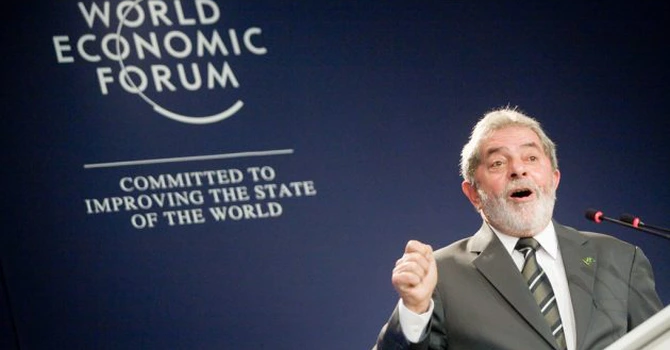 Președintele Lula cere Guvernului să prezinte o foaie de parcurs pentru reducerea dependenței Braziliei față de combustibilii fosili