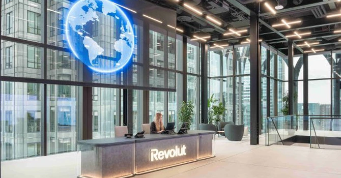 Listarea Revolut mai așteaptă doi ani. Nik Storonsky, CEO-ul Revolut: oferta publică inițială nu va avea loc înainte de 2028. În 4 luni ar putea fi obținută licența bancară în SUA – Bloomberg