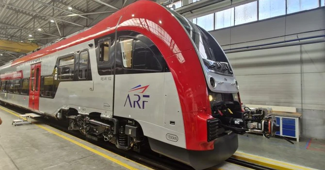 FOTO Tren de lung parcurs produs de PESA pentru România, surprins în teste la Constanța