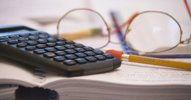 Unii producători de băuturi spirtoase vor un nou sistem de calcul al accizei. Ar aduce venituri suplimentare de 3,6 mld. lei până în 2030