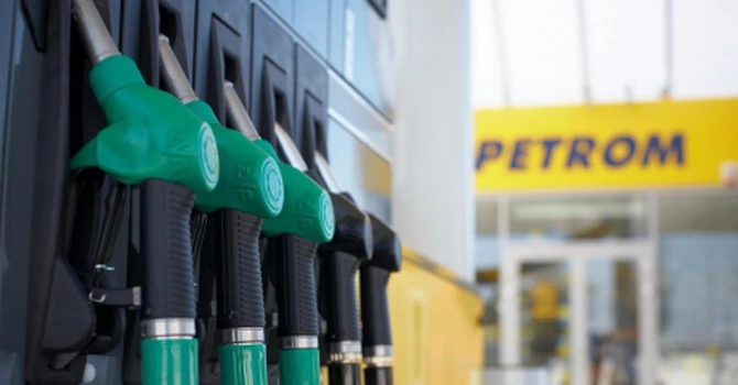 Nouă ieftinire a carburanților în benzinării. Cât costă benzina și motorina azi, 8 decembrie