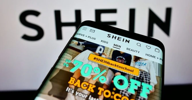 Chinezii de la Shein sunt anchetaţi de CE pentru modul în care creează dependență și vânzarea de produse ilegale