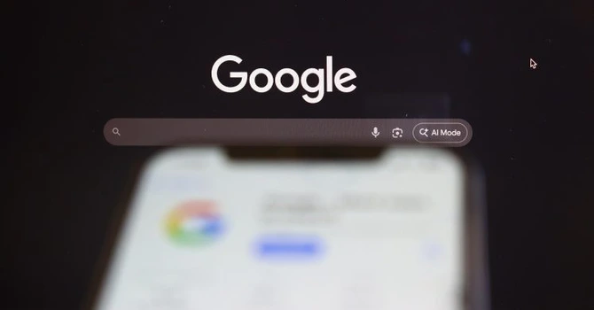 Doar 11% dintre vizitatori mai dau click pe primul rezultat din Google! AI devine opțiunea de încredere