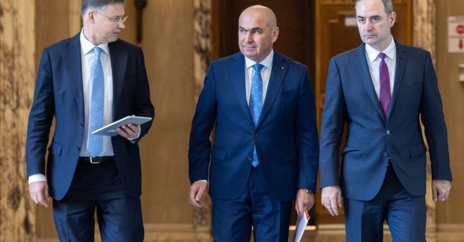 Sondaj CURS: 54% dintre bucureşteni consideră că premierul Ilie Bolojan ar trebui să demisioneze