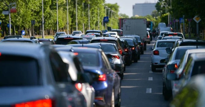 Modul de calcul al rovinietei se schimbă la 1 octombrie, dispare taxa de pod de la Cernavodă, dar noul sistem digital TollRo are probleme