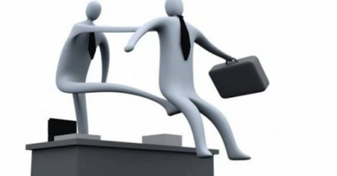 Reducerile de personal nu reprezintă automat un semnal pozitiv pentru investitori – analiză