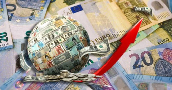 Șocul valutar continuă. Cursul nu se va calma prea curând. Piețele așteaptă să vadă dacă România găsește bani la extern fără guvern – SURSE