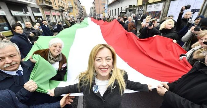 Italia – Guvernul Meloni vrea patru miliarde de euro de la bănci şi de la companiile de asigurări, printr-un pachet special de măsuri
