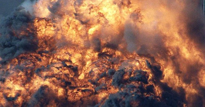 VIDEO – Incendiu violent lângă rafinăria Lukoil din Ploiești. Mesaj RO-ALERT (UPDATE)