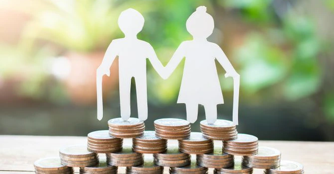 Deputaţii au adoptat Legea plăţii pensiilor private. Retragere iniţială de 30% din Pilonul II, inclusiv bolnavii oncologici