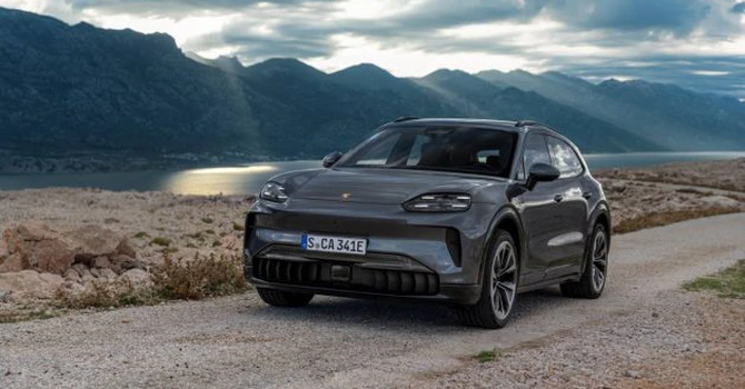 Porsche renunță la afacerile colaterale: 500 de angajați vizați de noile restructurări