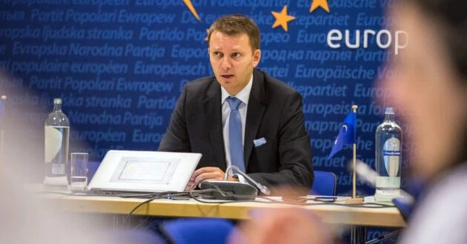 Guvernul de avarie. Situaţia se complică – Rival pentru Grindeanu, Siegfried Mureşan ar putea fi o nouă propunere de premier din partea PNL, USR şi UDMR