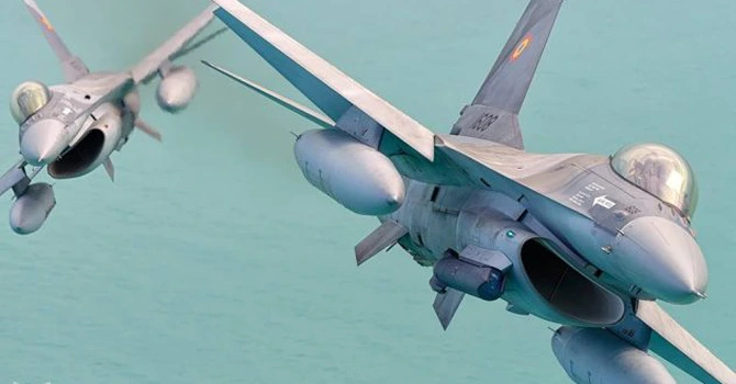 Alertă în România. Două avioane F-16 şi un elicopter în misiune după ce „radarele au dat alarma”