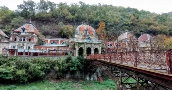 Ce se întâmplă acum cu celebra stațiune Băile Herculane, lăsată în paragină. Hotelurile au fost confiscate