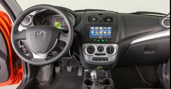 Rusia – Vânzările de maşini noi au scăzut cu 22% în primele zece luni din 2025