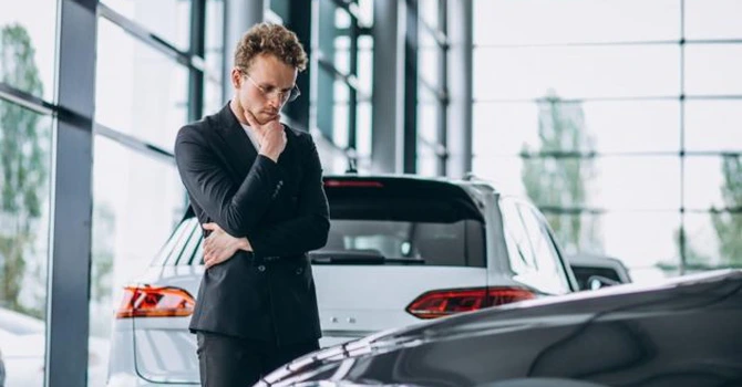 Piața auto din România a rămas în declin și în februarie 2026