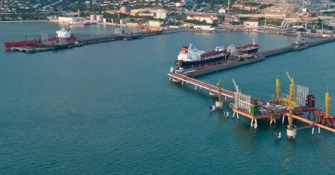 Petrolul kazah, important pentru România și Europa, începe să fie restricționat la export, din cauza problemelor de securitate din Marea Neagră