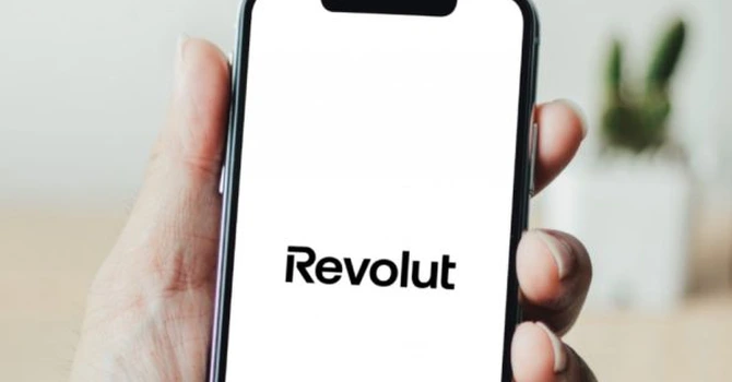 Anunț mare de la Revolut! Se întâmplă după ani de așteptare. Are licență completă în Marea Britanie