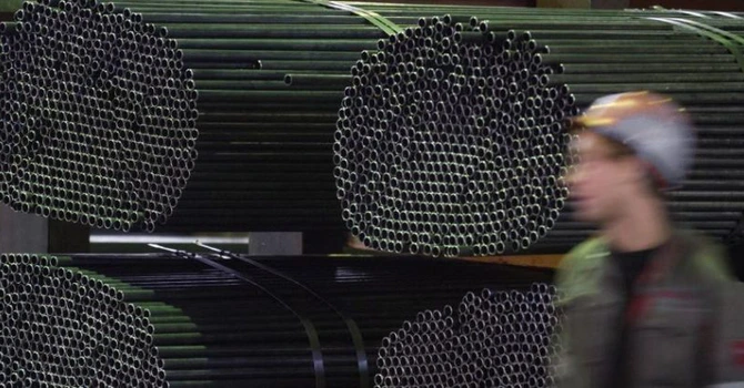 Rinat Akhmetov, unul dintre cei mai bogaţi oameni din Ucraina, a finalizat achiziţia companiei fabricii de țevi a ArcelorMittal din Iași. Produsele fabricii vor reconstrui infrastructura și industria Ucrainei