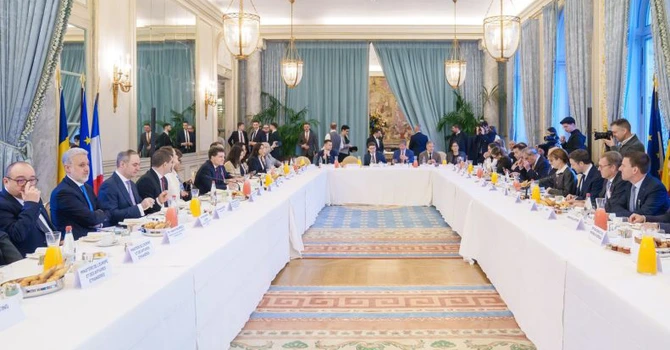 Nazare, la o întâlnire cu investitorii francezi: România este interesată să dezvolte parteneriate public-private în domenii cheie. Franţa are experienţă solidă în PPP-uri, inclusiv în sănătate şi infrastructură