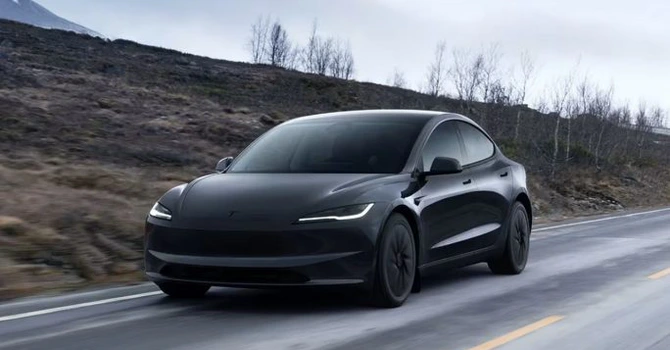 Tesla a lansat un Model 3 mai ieftin în Europa. Preț sub 37.000 de euro