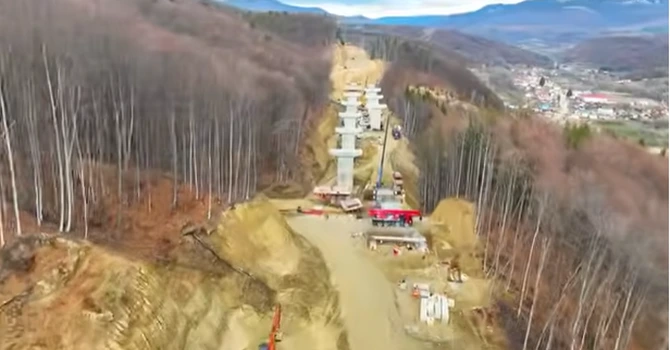 VIDEO A1 Sibiu – Pitești, secțiunea 3: Cum mai arată lucrările la unul dintre cele mai spectaculoase loturi de autostradă