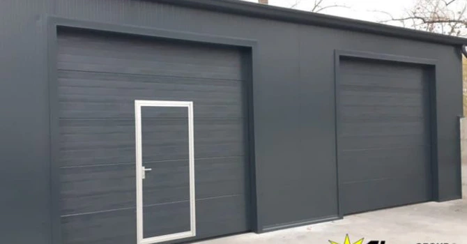 Cauți uși secționale rezidențiale și industriale? Vezi site-ul oficial Alexiana Group