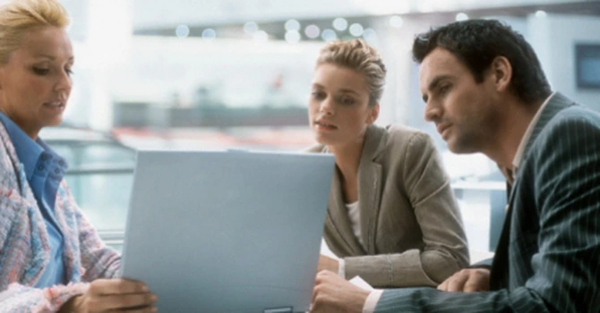 Lista schimbărilor fiscale pentru companii, în 2026 – Impozitul minim pe cifra de afaceri, cont de plăţi obligatoriu şi modificări pentru eșalonarea la plată (PwC)