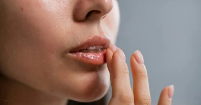 Piața balsamurilor de buze, creștere anuală de aproape 30%. Care sunt factorii care influențează tendința