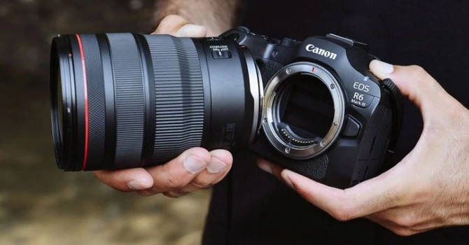 Canon lansează în România aparatul foto EOS R6 Mark III