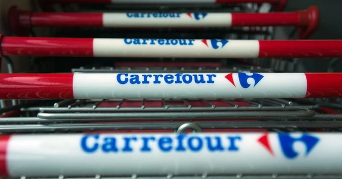 Carrefour vinde în România. Frații Pavăl, patronii Dedeman, cumpără magazinele cu 823 milioane de euro