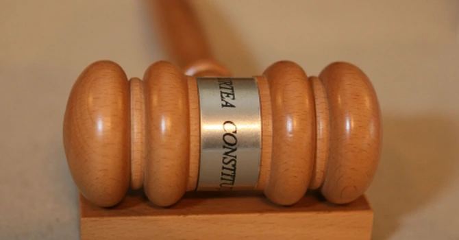 Sesizarea preşedintelui Nicuşor Dan privind completarea Legii energiei electrice şi a gazelor naturale, la CCR