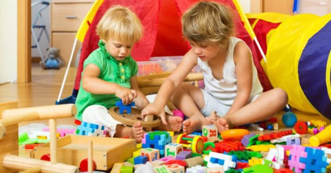 Comisia Europeană anunţă norme mai stricte privind siguranţa jucăriilor