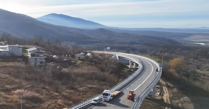 FOTO Primul drum făcut de chinezi în România se deschide miercuri
