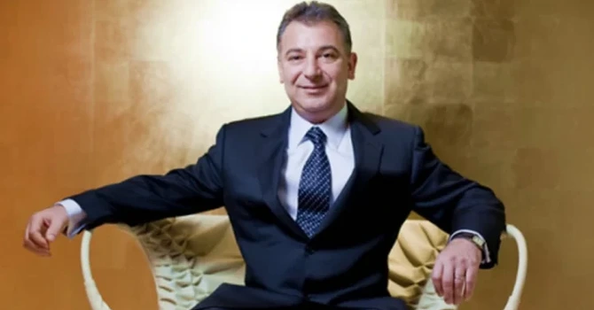 Controversatul om de afaceri Frank Timiș a devenit partenerul statului român. El controlează de fapt firma din SUA cu care Nucearelectrica s-a asociat să facă o fabrică de prelucrare a pământurilor rare