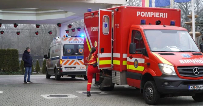 Update: Tavanul piscinei unui hotel de 5 stele din Sibiu s-a prăbușit. Șase persoane, dintre care patru copii, au fost transportate la spital