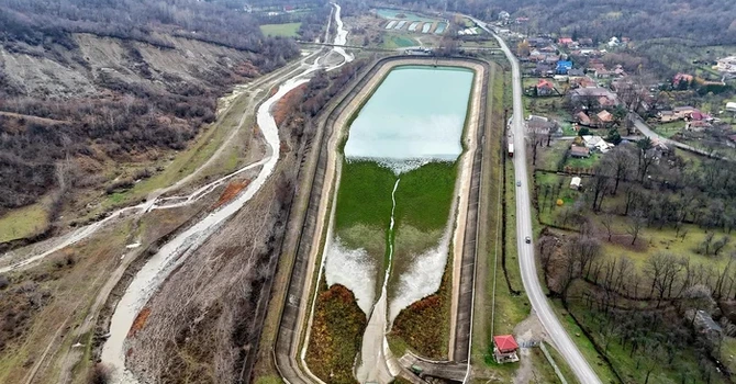 Imagini video. De ce au stat fără apă mii de oameni din Prahova. Apele Române: Lucrările la Barajul Paltinu au decurs normal.