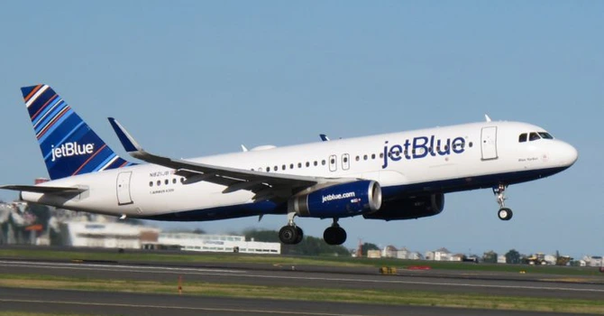 Un pilot al companiei JetBlue a evitat o coliziune în zbor cu un avion militar american în largul Venezuelei