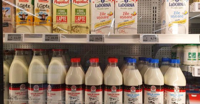 Semnal de alarmă pe piața laptelui. Procesatorii au cumpărat mai puțin lapte de la fermele românești. Printre puținele excepții sunt Simultan și Monor, procesatori autohtoni