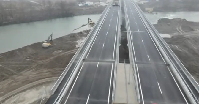 Podul România – Ucraina peste Tisa, în teste. Când va fi dat în trafic