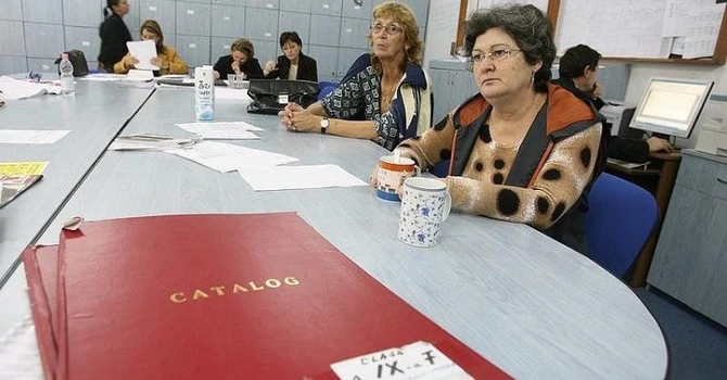 Dispar 30.000 de posturi din învățământ? Ce spune Ministerul Educației