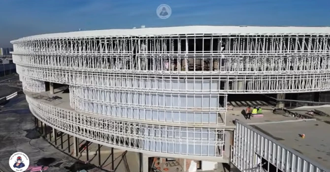 VIDEO „Colosseumul” României: Cum mai arată lucrările la cea mai mare sală polivalentă din țară, construită la Brașov