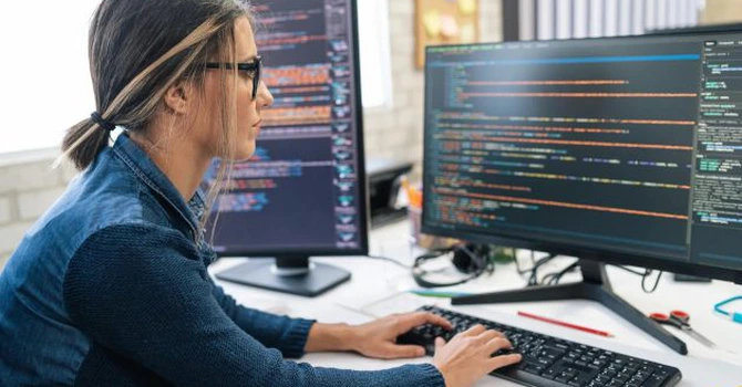 Contribuția la PIB a industriei IT&C începe să scadă. Ce arată cifrele