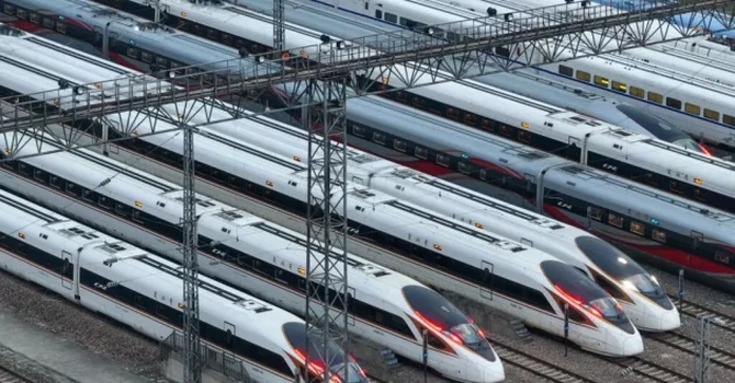 Rețeaua de căi ferate de mare viteză a Chinei a depășit 50.000 km