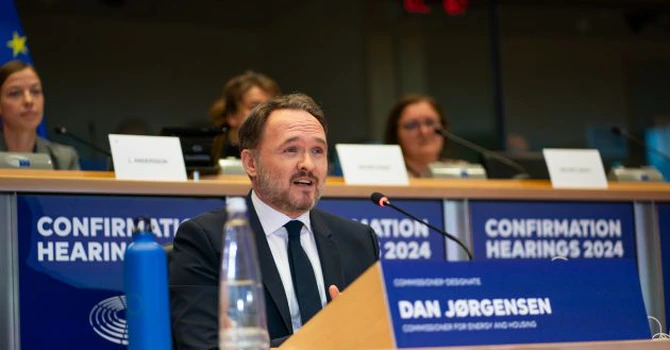 Uniunea Europeană se uită tot mai mult spre Canada și Qatar pentru a-și reduce dependența de importurile de gaze naturale din SUA