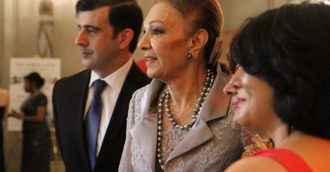 Văduva fostului șah al Iranului îndeamnă forțele de securitate să se alăture protestarilor și să dea jos regimul ayatollahilor