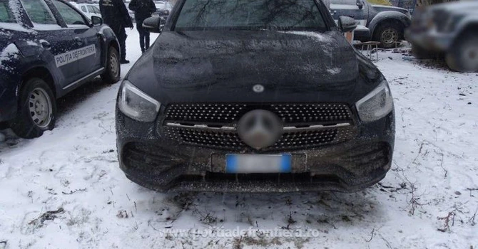 Un Mercedes în valoare de 150.000 de lei căutat de autoritățile italiene a fost găsit la Corabia de polițiștii de frontieră