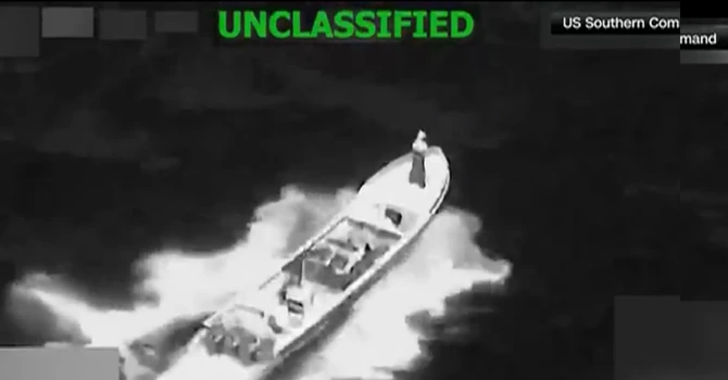 SUA au lovit din nou o navă suspectată că transpota droguri în Pacificul de Est. E primul atac de acest fel de la arestarea lui Maduro