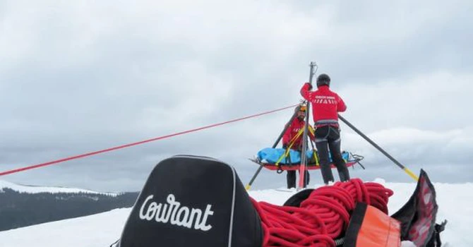 Angajații Salvamont au salvat 52 de persoane în ultimele 24 de ore. Din păcate, a fost înregistrat și un deces pe munte în această perioadă